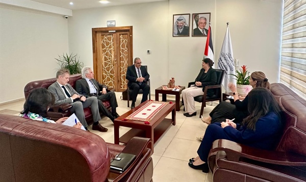 الوزيرة شاهين تبحث مع نائب المنسق الخاص لعملية السلام في الشرق الأوسط سبل مضاعفة الجهود الإغاثية