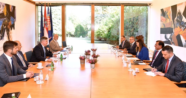 وزيرة الخارجية تلتقي الرئيس الكرواتي وتسلمه رسالة من نظيره فخامة الرئيس محمود عباس