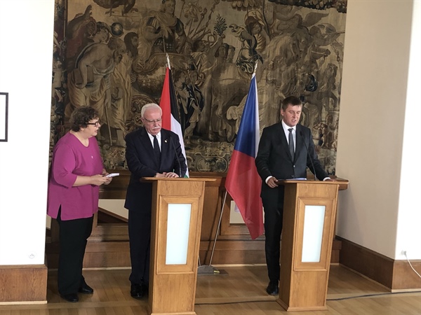 Palestinian Foreign Minister Meets his Czech Counterpart