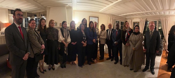 خلال لقائها مع أعضاء من السلك الدبلوماسي المعتمد لدى مملكة النرويج، أكدت وزيرة الخارجية والمغتربين د. فارسين أغابكيان شاهين على أهمية استمرار دعم الدول الصديقة لضمان تنفيذ خطة الرئيس ترمب واستدامتها