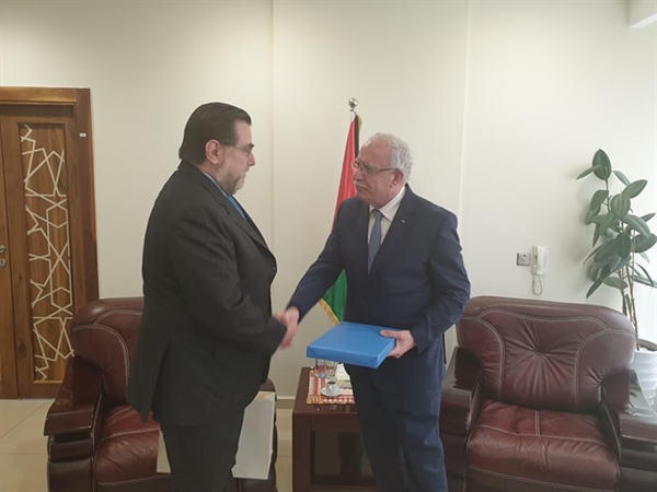 الوزير د. المالكي يُودع القنصل الاسباني بمناسبة انتهاء مهامه الرسمية لدى دولة فلسطين