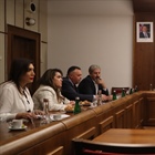 سفيرة دولة فلسطين ونقيب الصحفيين يطلعون برلمانيين سلوفاك على انتهاكات الاحتلال