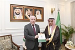 بحث سبل تعزيز التعاون القنصلي بين فلسطين والمملكة العربية السعودية