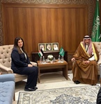 الوزيرة شاهين تلتقي نائب وزير الخارجية السعودي على هامش الاجتماع الاستثنائي لوزراء خارجية منظمة التعاون الإسلامي