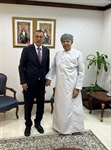 السفير الرويضي يطلع وكيل وزارة الخارجية العمانية على آخر التطورات السياسية والميدانية