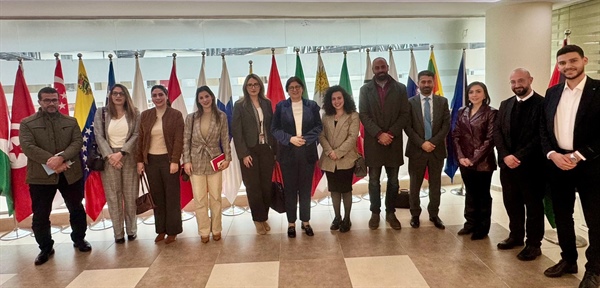 وزيرة الخارجية تبحث مع نشطاء شبان ومؤسسات مجتمع مدني سبل تعزيز الدبلوماسية الشعبية وتكامل الجهود الوطنية