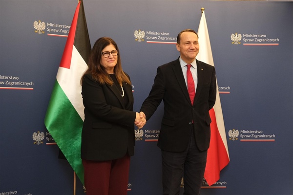 الوزيرة شاهين تلتقي وزير خارجية بولندا