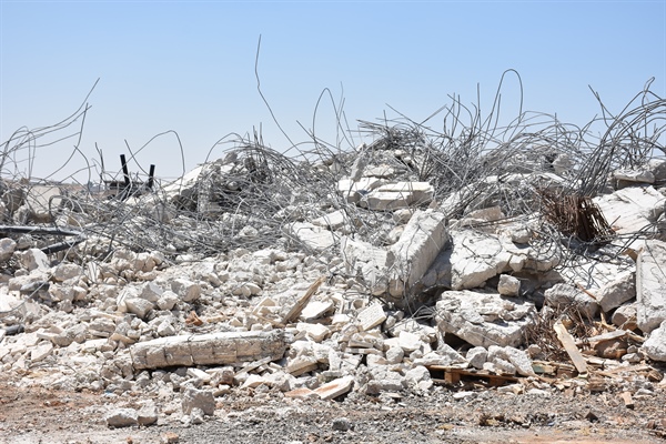 الخارجية والمغتربين  دعوة غرينبلات لهدم مرجعيات السلام الدولية صدى لتفجير المباني في وادي الحمص