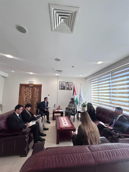 Minister Shahin Receives Three Messages from Chinese Foreign Minister