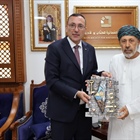 الرويضي يبحث مع رئيس الجمعية العُمانية للكتاب والأدباء التعاون الأدبي والثقافي