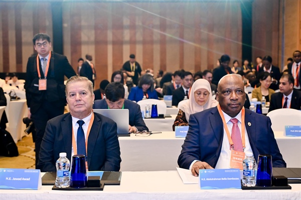 السفير عواد يشارك في المنتدى الرابع للدول النامية والقانون الدولي في بكين