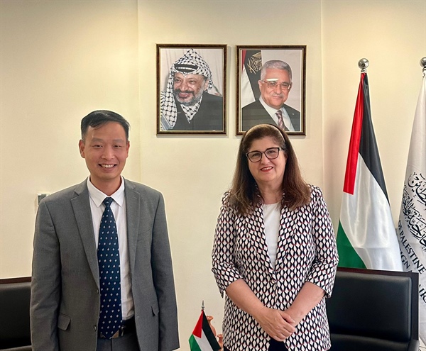الوزيرة شاهين تلتقي سفير فيتنام لدى دولة فلسطين