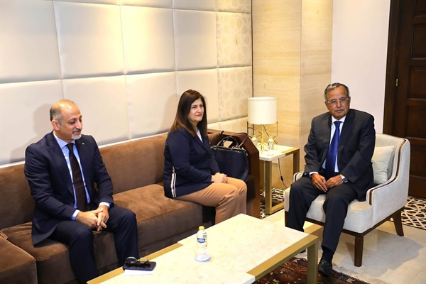 وزيرة الخارجية تُطلع الأمين العام للجامعة العربية على الانتهاكات الإسرائيلية وتدعو لتحرك عملي