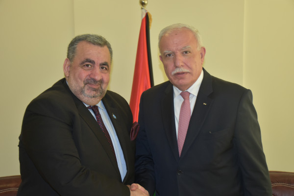 Minister Dr. Malki receives a copy of the credentials of the representative of the Republic of Nicaragua accredited to the State of Palestine
