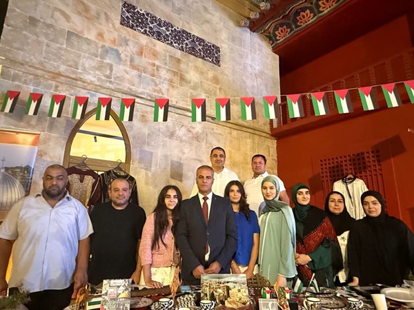 سفارة فلسطين لدى أوزبكستان تفوز بالكأس الذهبي في مهرجان تاسانو الدولي للثقافة