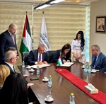 وزارة الخارجية والمغتربين واتحاد الغرف التجارية يوقعان مذكرة تفاهم لإطلاق منصة "Pal Connect"  الوطنية لأصحاب الأعمال الفلسطينيين حول العالم