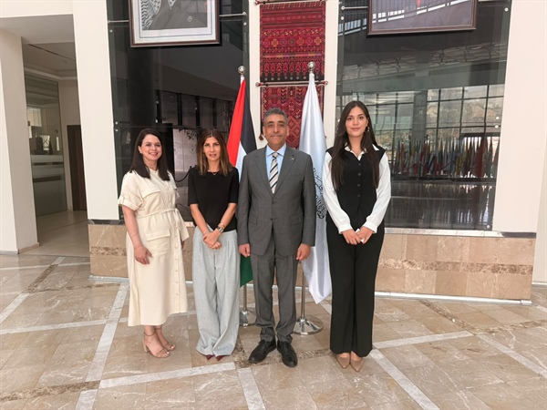 وزارة الخارجية تبحث مع المقررة الأممية الخاصة المعنية بالتدابير القسرية الأحادية د. زينة الجلاد سبل التعاون مع دولة فلسطين