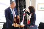 السفير زملط يلتقي الحكومة والبرلمان في زيارة رسمية لويلز