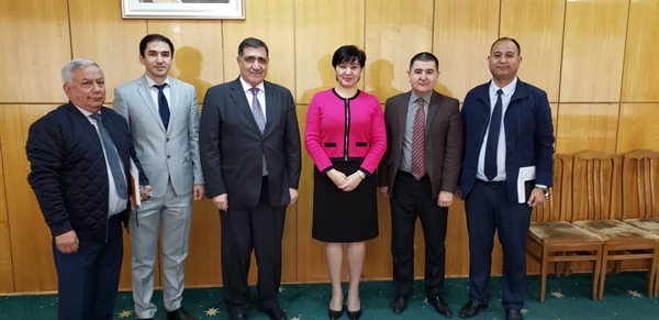 السفير ترشحاني يبحث سبل التعاون المشترك مع رئيسة جامعة الإستشراق الحكومية بطشقند