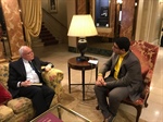 وزير الخارجية يستقبل النابغة التونسي امير الفهري