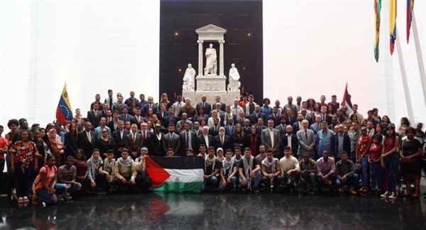 احيت سفارة دولة فلسطين لدى جمهورية فنزويلا البوليفارية صباح اليوم الجمعة ١٥ تشرين ثاني/ نوفمبر، ٢٠١٩ الذكرى الحادية والثلاثين لاعلان الاستقلال.