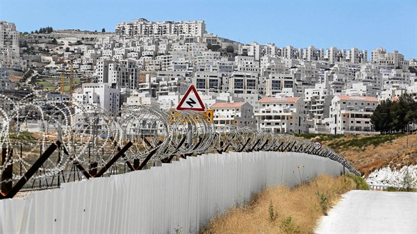 الخارجية والمغتربين: وحش الإستيطان يلتهم الأرض الفلسطينية وسط إنحياز أمريكي وتخاذل دولي