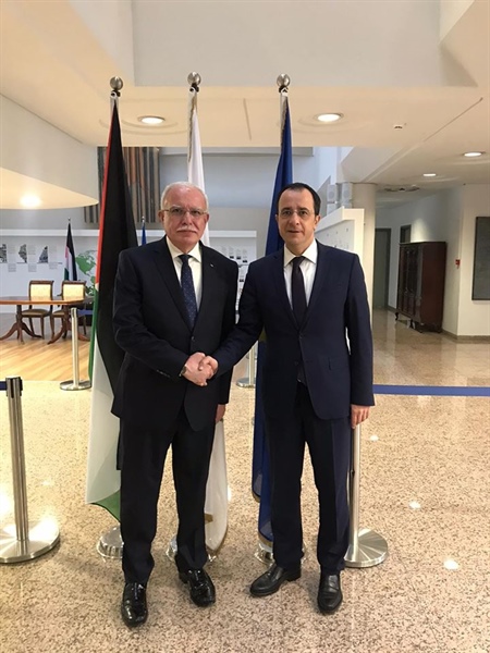 الوزير د.المالكي يطلع نظيره القبرصي على آخر المستجدات