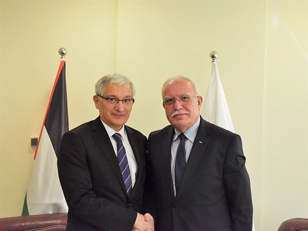 الوزير المالكي يلتقي القائم بأعمال القنصلية التركية الجديد المعتمد لدى دولة فلسطين