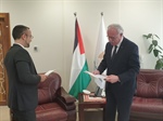الوزير د.  المالكي يتسلم نسخة من اوراق اعتماد القنصل العام الايطالي الجديد