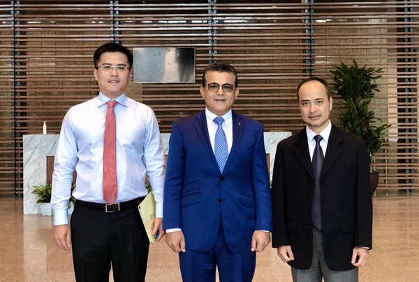 السفير الطميزي يُطلع مدير عام دائرة الشرق الأوسط وإفريقيا في الخارجية الفيتنامية على أبرز التطورات التي شهدتها الساحة الفلسطينية مؤخراً