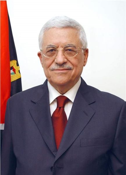 وزارة الخارجية والمغتربين: الرئيس يهاتف د. العطار وهو من الاحباب العائدين من ماليزيا الى قطاع غزة.