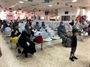 سلطات الاحتلال تمنع اسرة فلسطينية اخرى من السفر بحجة مولودها الجديد