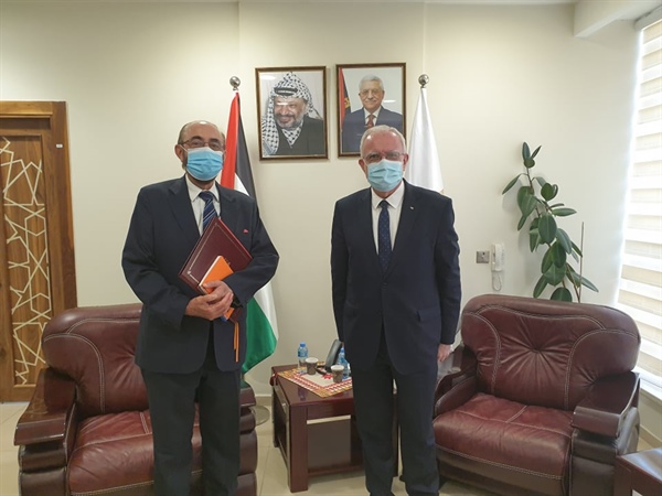 الوزير د. المالكي يلتقي القنصل الاسباني العام