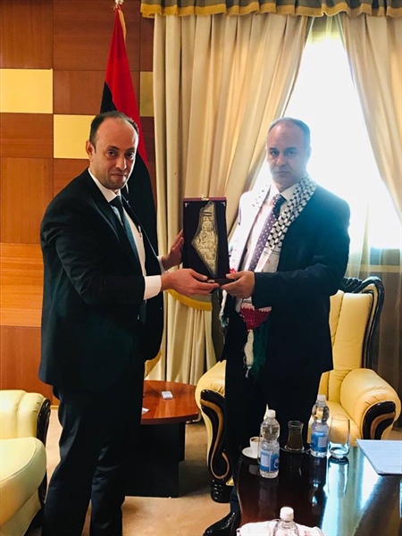 المستشار رحال يبحث مع وزير ليبي الصعوبات التي تواجه أبناء الجالية الفلسطينية