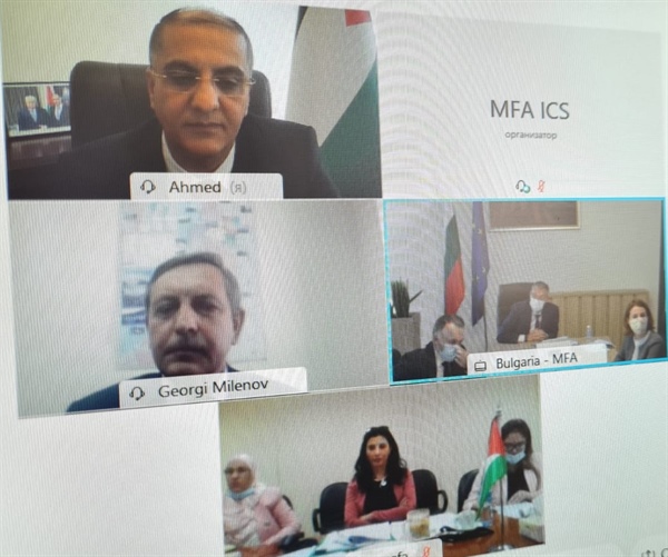 بحث افق التعاون في قطاعي الصحة والتعليم خلال جلسة المشاورات السياسية بين وزارة الخارجية والمغتربين الفلسطينية ونظيرتها البلغارية