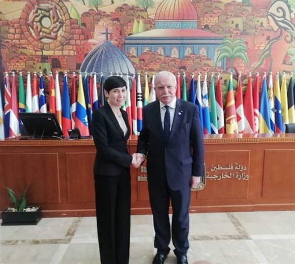 H.E. Minister of Foreign Affairs and expatriates Dr. Riad Malki received his Norwegian counterpart, Ms. Ine Marie Eriksen Soreide, at the ministry's headquarters in the city of Ramallah this afternoon