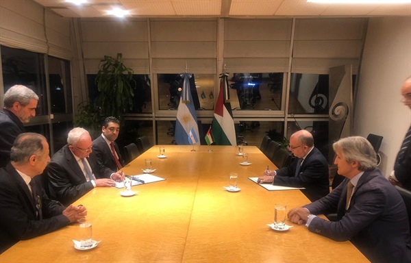 Malki and his Argentine counterpart sign a cooperation agreement in the field of education