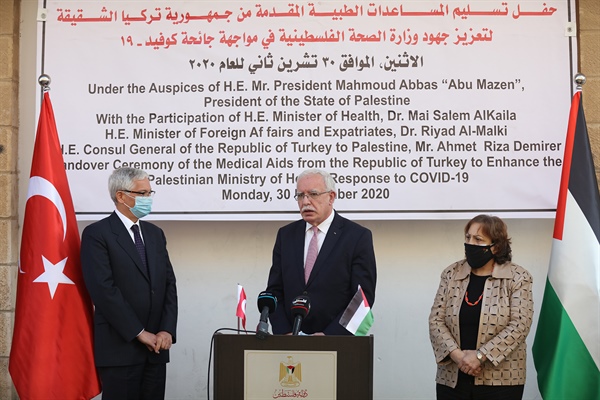 خلال تسلم الشحنة الثانية من المساعدات الطبية التركية الوزير د. المالكي يثمن الدعم التركي لشعبنا