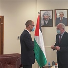 الوزير د. المالكي يتسلم أوراق اعتماد رئيس مكتب تمثيل جمهورية ليتوانيا في فلسطين