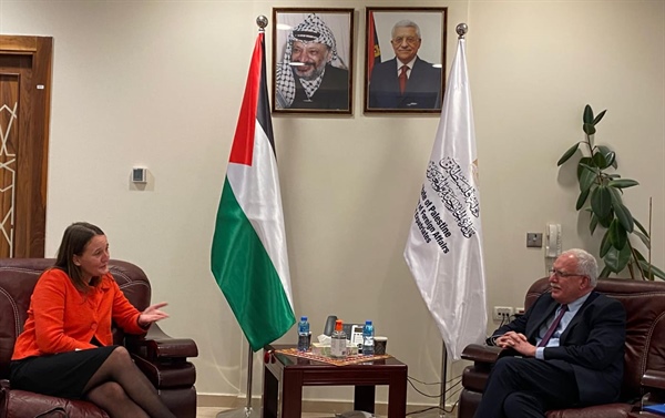 الوزير د. المالكي يبحث آخر المستجدات السياسية مع رئيس مكتب تمثيل السويد السفيرة جيسكا اولسن