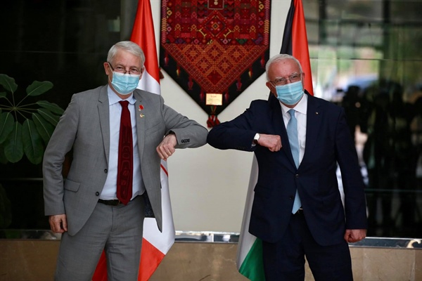 الوزير د. المالكي يبحث مع  نظيره الكندي آخر التطورات على الساحة الفلسطينية