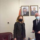 الوزير د. المالكي يتسلم أوراق اعتماد القنصل البريطاني العام ديان كورنر