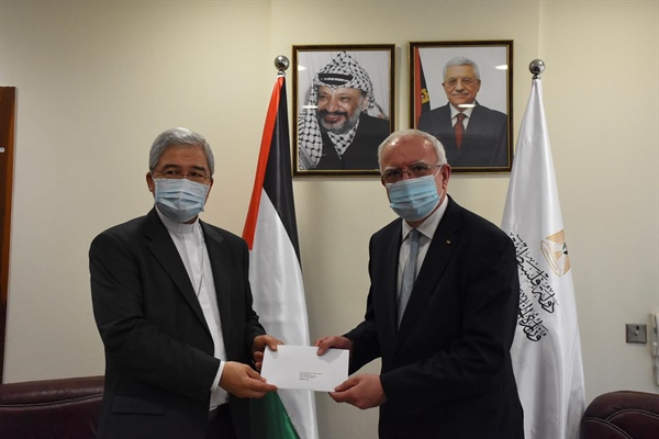 المالكي يتسلم أوراق اعتماد القاصد الرسولي ممثل الفاتيكان الجديد لدى دولة فلسطين