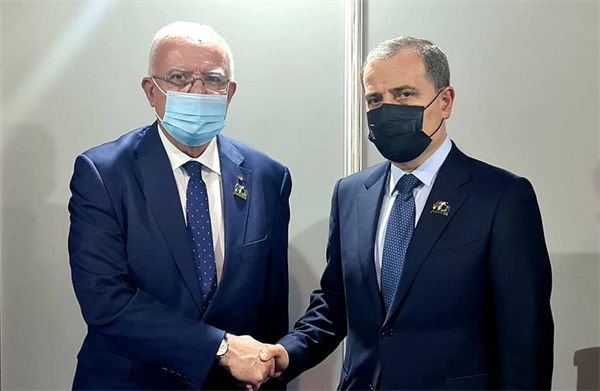 الوزير د. المالكي يلتقي نظيره الاذربيجاني