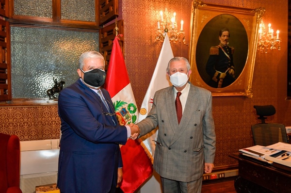 وزير خارجيه البيرو يجتمع مع سفير دوله فلسطين