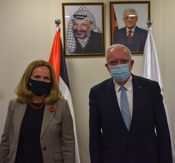 الوزير د. المالكي يستعرض اخر التطورات مع القنصل العام البريطاني