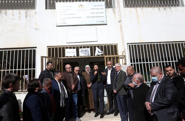 الخارجية والمغتربين: وفد دبلوماسي كبير يطلع على انتهاكات الاحتلال بمدارس اللبن جنوب نابلس