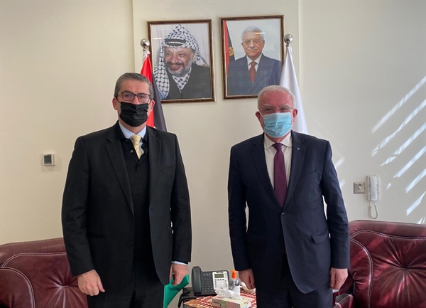 المالكي يلتقي المستشار الدبلوماسي "للأونروا"