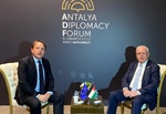 الوزير د. المالكي يلتقي مفوض سياسة الجوار وشؤون التوسع بالاتحاد الاوروبي