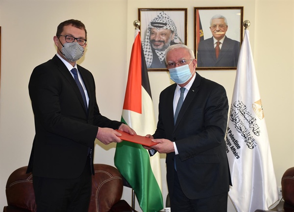 الوزير د. المالكي يتسلم  أوراق اعتماد ممثل جمهورية التشيك الجديد لدى دولة فلسطين